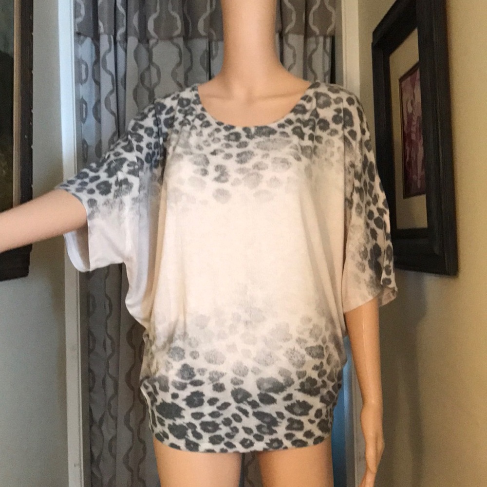 BNWOT Enti Clothing Size S Animal Print Tan Top